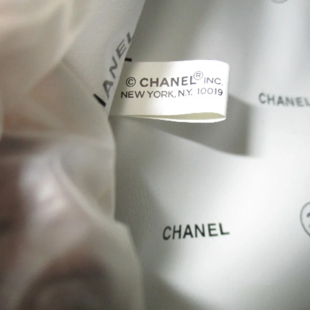 ∆💄Chanel Make-up/Parfum Case-Chanel No 5 Vintage Design